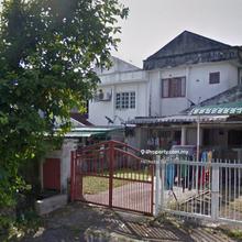 Spacious 2-storey home in a peaceful Rawang community Great investment