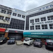 Super big level 4 residential unit for sale