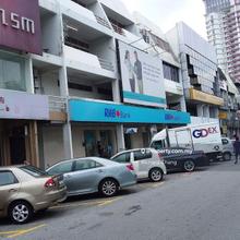 Shop With High Visibility Facing Main Road