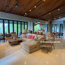 Move in ready beautiful villa. High altitude stunning view.