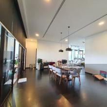 Beautiful penthouse with private swimming pool in the unit 