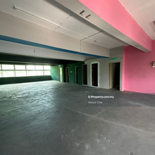 1st Floor Corner Shoplot For Rent