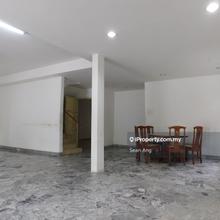 Taman Kepong, Bungalow, Gated & Guarded