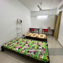 Middle Room At Kota Damansara