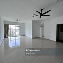 1045sf with balcony, 3 room, 2 side by side carpark