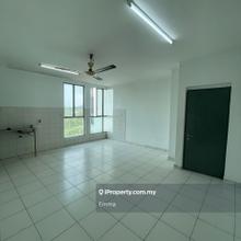 Domain, Cyberjaya,3 bed 2 bath, 816sqft ,unit for rent rm1200