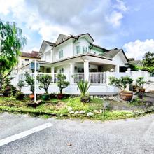 Corner Lot & Facing Open Double Storey Bandar Tun Hussein Onn Cheras.