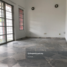 USJ gated guarded terrace house