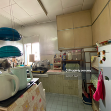 Close to Lrt station , walking distance to schools 