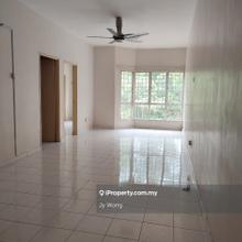 Nearby lrt bk5, freehold, with lift, kitchen cabinet