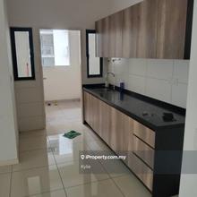 Well kept good condition high floor ready unit welcome for viewing