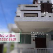 Terrace house for Sale