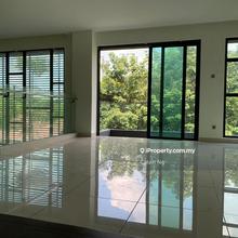 Living with luxury in city 