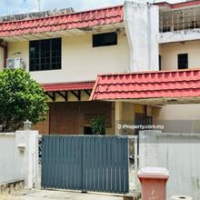 Gated Guarded Taman Megah Prime Location, Endlot with extra land