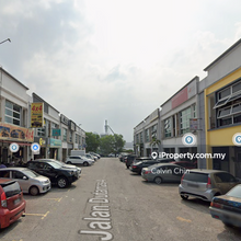 Freehold unit, tenanted 