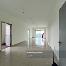 Wow big layout buy 3 bedroom pay for 2 bedroom price only, brand new