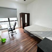 Sqwhere Medium Room Female Unit, MRT Linked 