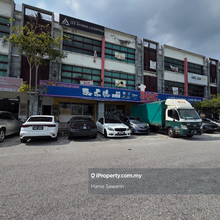 3storey shop lot @ Berjaya park