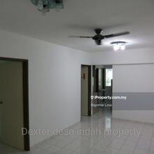 Desa Indah (Block 86) 3-Bedrooms 700sqft Renovated Kitchen Cabinet 