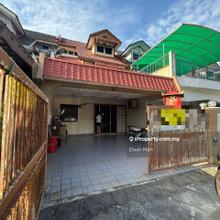 Facing Garden & Renovated 2.5 Storey Terrace Call Elwin For Viewing