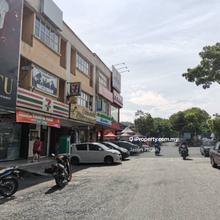 Pinggiran Batu Caves