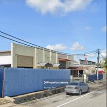 Spacious semi d factory for rent