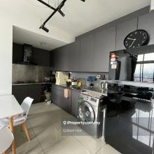 Duplex unit, 2 carpark, high floor