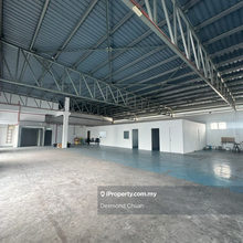 Diamond valley 2 storey detached factory for rent 