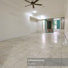 Refurbished partial furnished unit 