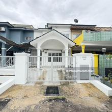 Freehold 2.5 Storey Terrace at Bandar Country Homes Rawang