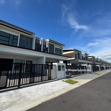 Gated & Guarded -Original Unit -Brand New Unit -Freehold