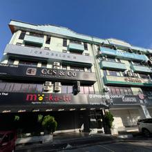 First Floor unit with lift