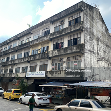 Freehold shop apartment 1st floor 