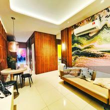 Low Booking fee. Prime area. Suitable either for Investment or Ownstay