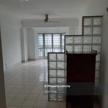 Corner unit with 2 car parking spaces