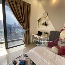 Cozy balcony room available - Room Rental - Co-Living space