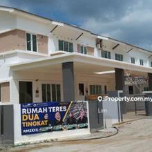 Rumah Teres Dua Tingkat di Kuala Ketil