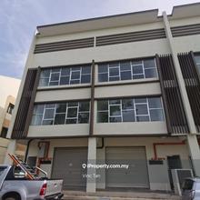 Facing Mainroad unit at Taman Melaka Raya