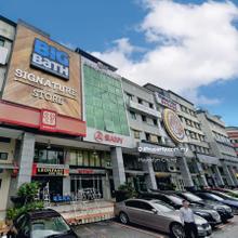 Fraser Business Park 6-Storey Shop Endlot Facing Main Road For Sale