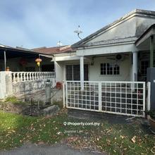 Single storey house at taman merdeka