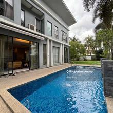 Must buy 2 storey bungalow with potential for limited commercial usage