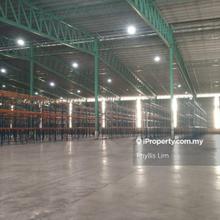 Warehouse in Bukit Jelutong on elevated ground