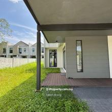 Corner Lot Terrace with Clubhouse facilitites