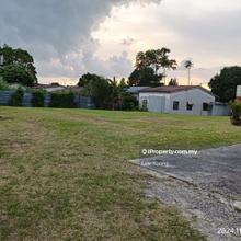 Batu Maung huge land double storey detached 8 rooms for rent 