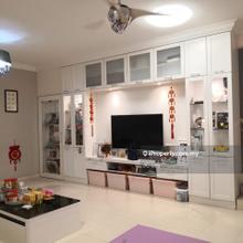 Ready move in, prefer chines, clean and less people family