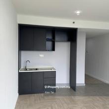 Marriot Studio @ Empire City with Big Balcony for Rent