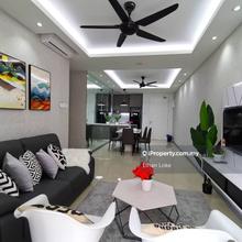 United Point Residence, Freehold, Renovated with ID designed unit