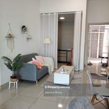 Vyne sungai besi for Sale high floor high ceiling 