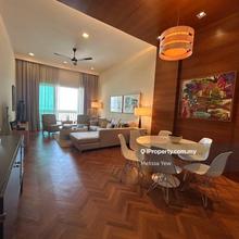 Luxury Waterfront Living at Straits Quay