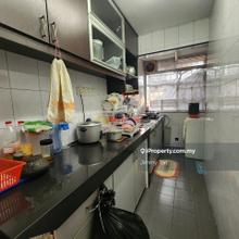 Pangsapuri Sri Meranti Full Renovated! Top Floor